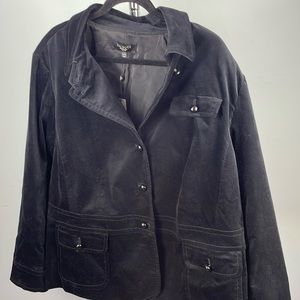 Black velvet jacket, lined.